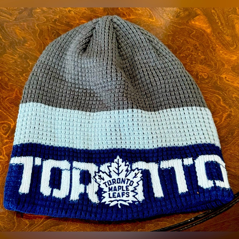 🏒 Toronto Maple Leafs Reebok NHL Winter Hat - $22 CAD 🧢